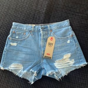 High rise Levi shorts